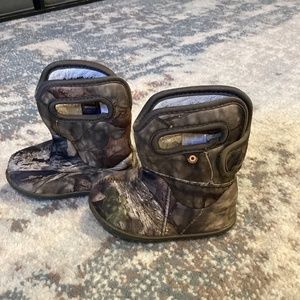 Baby bogs size 5